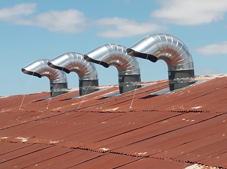 Extracción de aire en galpón logístico